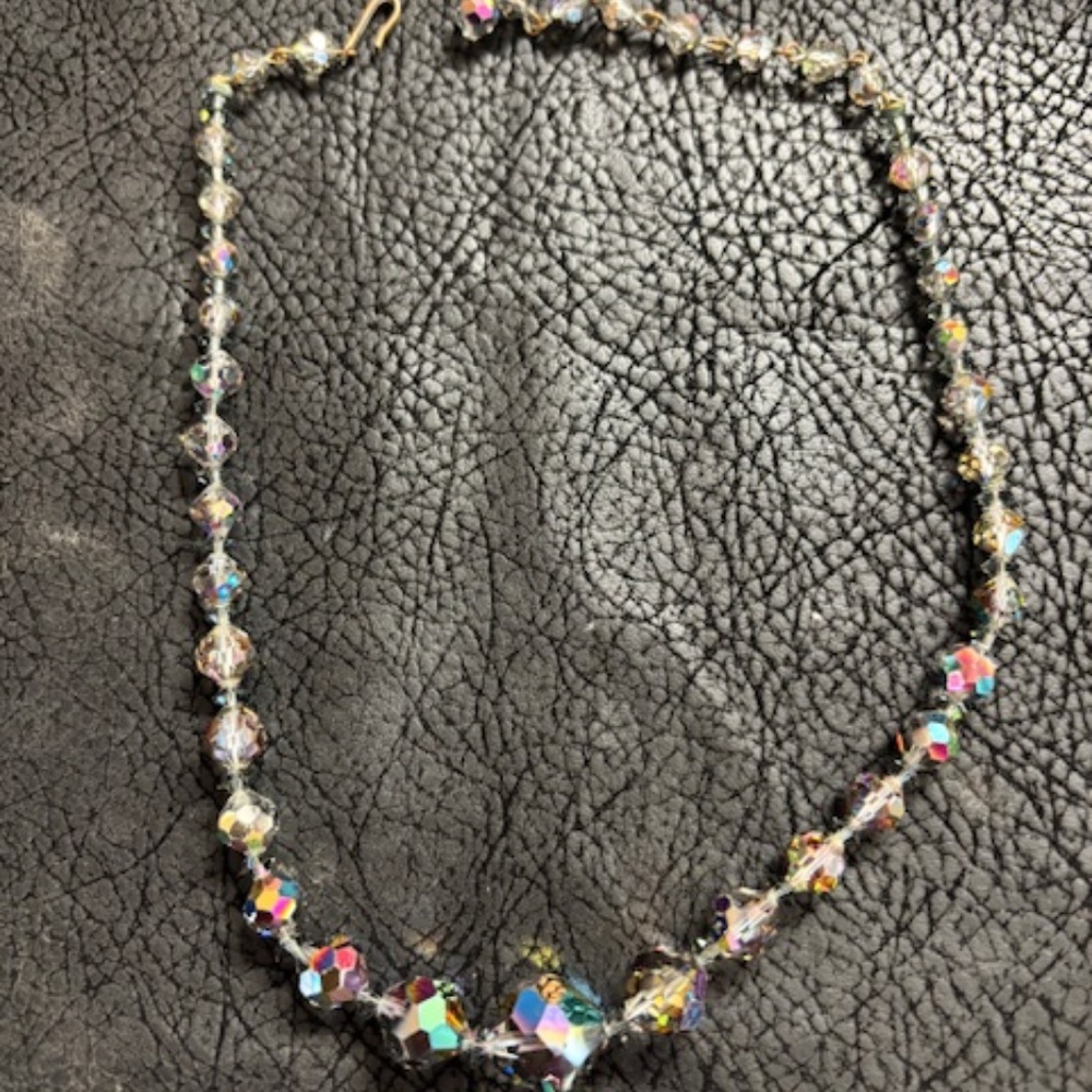 Vintage -Gorgeous Aurora Borealis Glass Crystal Necklace
